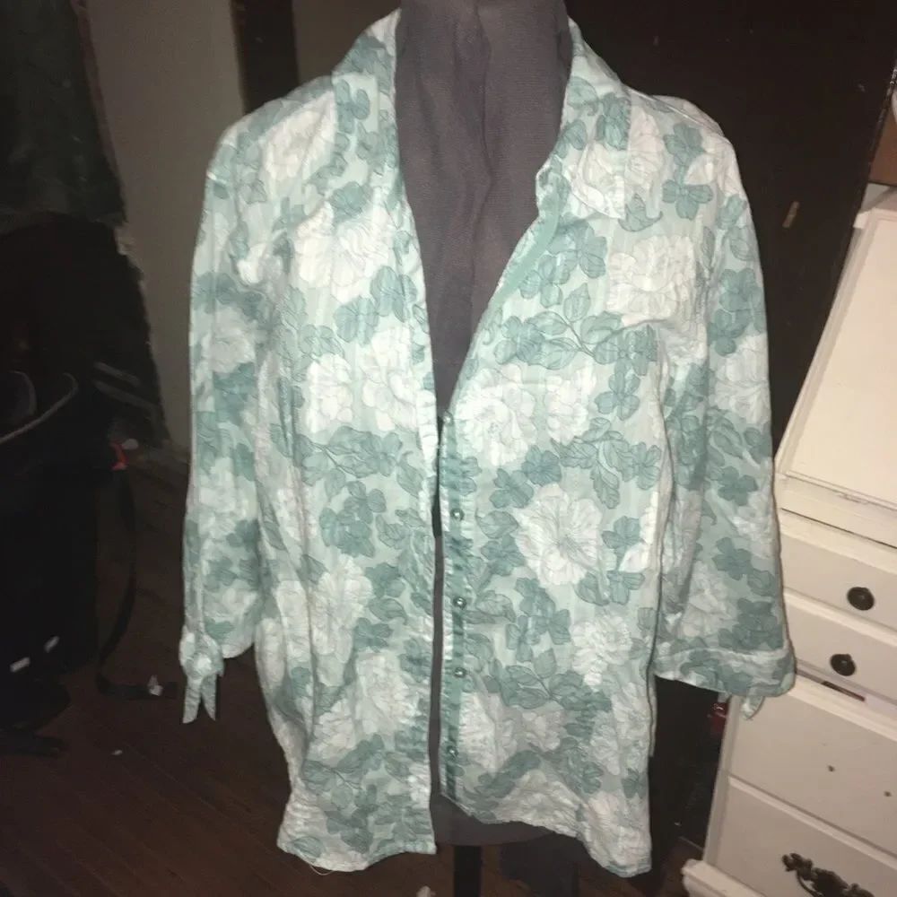 Lane Bryant floral 22/24 feminine whimsicalblouse